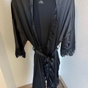 Black Robe w/ Pockets